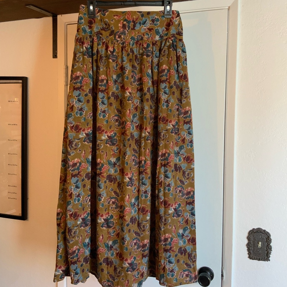 Natural life skirt
